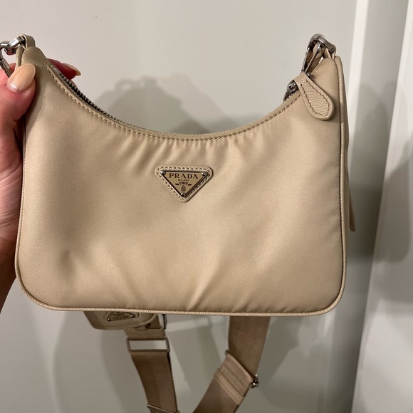 Prada Re-Edition 2005 Re-Nylon Bag. Color: Desert Beige. - Picture 4 of 6
